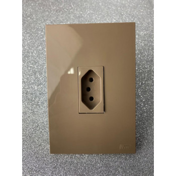 Conjunto Tomada 10a Vertical 4x2 - RECTA FENDI GLOSS Conjunto Tomada 10a Vertical 4x2 - RECTA FENDI GLOSS